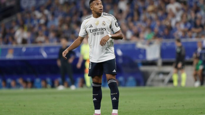 إهانة عنصرية لمبابي: النيابة تطالب بسجن مشجع أوفيدو عاماً كاملاً