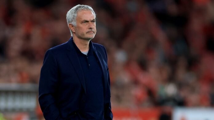 ريال مدريد يمنح مورينيو لقب 