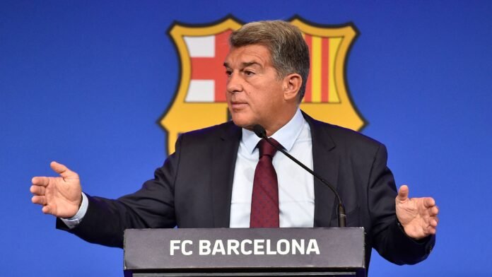 دعم ديكو للابورتا: الفتى الذهبي يقف خلف رئيس برشلونة