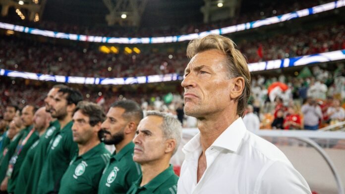 زكريا هوساوي تحت المراقبة: رينارد يراقب نجم الأهلي لمعسكر مارس