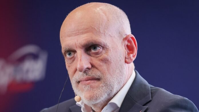 تيباس يوضح موقفه من أزمة فينيسيوس ويكشف عن نقطة التحول