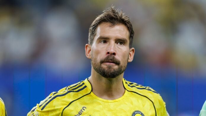 إينيجو مارتينيز: الكلاسيكو يضع مدافع النصر في مركز الظهير الأيسر