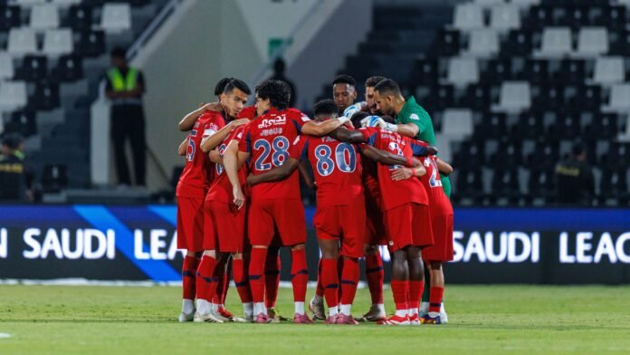 هدف ضمك الملغي أمام الأهلي: خبير تحكيمي يكشف المفاجأة