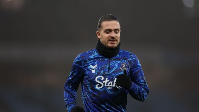 جريليش يدافع عن سترلينج: أمثالكم سبب مشاكل العالم