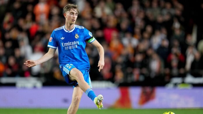 ريال مدريد يتدخل في أزمة عنصرية لمدافعه هويسن في الصين