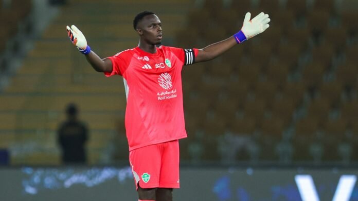 إدوارد ميندي: جدار أهلي جدة التاريخي يحافظ على نظافة شباكه