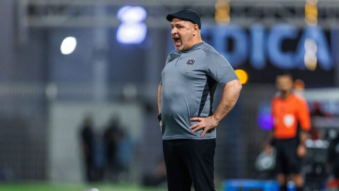 الهلال بخماسية يزلزل الشباب: زكري تحت الضغط والديربي يشتعل