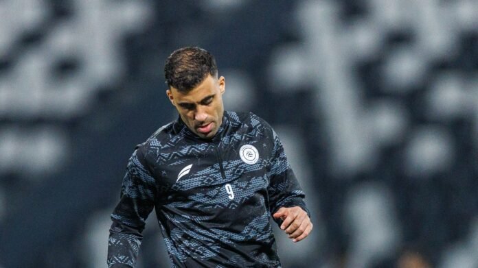 ركلة جزاء حمدالله في ديربي الهلال والشباب: هل استحقها؟