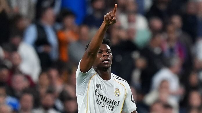 تشواميني: فينيسيوس مميز دائمًا.. سر التسجيل في بنفيكا