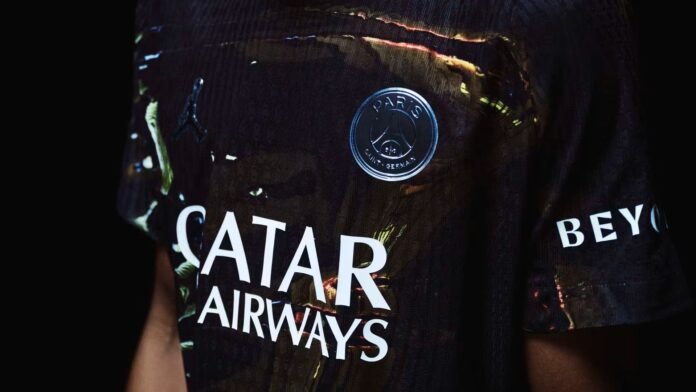 PSG يكشف عن زيه الخامس الجديد من Nike x Jordan بتصميم مستوحى من أضواء باريس