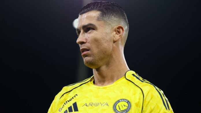 طائرة رونالدو تغادر السعودية إلى مدريد وسط توترات أمنية