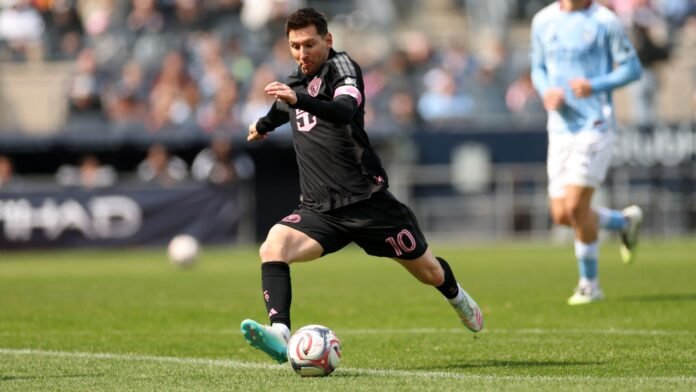 ميسي يقود إنتر ميامي لفوز مثير على نيويورك سيتي 3-2