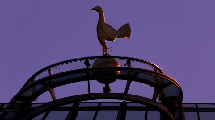 توتنهام مستاء من كشاف جديد لديه ولاء لأرسنال