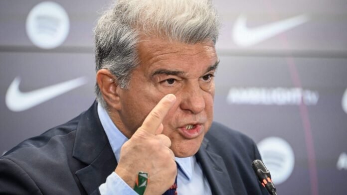 لابورتا يرد على تشافي: فليك يفوز بنفس اللاعبين!