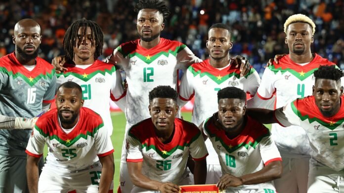 مدرب جزر القمر السابق يقود بوركينا فاسو: تحديات جديدة بعد قهر الجزائر