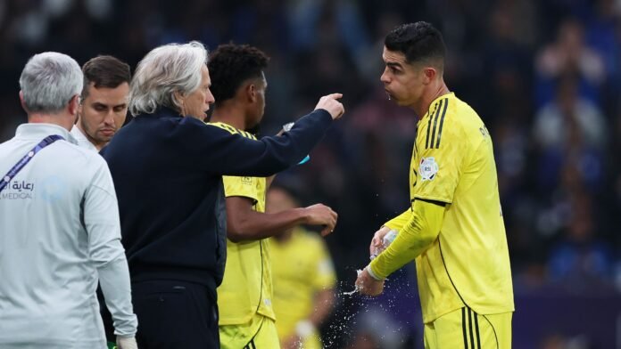 إصابة رونالدو: جيسوس يكشف مدة غياب النجم وينصح بروزوفيتش
