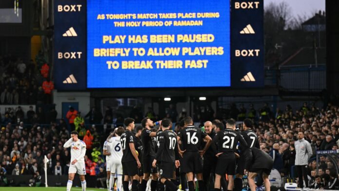 جوارديولا يدين هتافات الجماهير ضد المسلمين في ليدز: علينا احترام الأديان