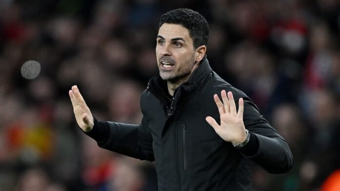 بول سكولز: أرسنال ومانشستر سيتي لا يستحقان الدوري الممتاز