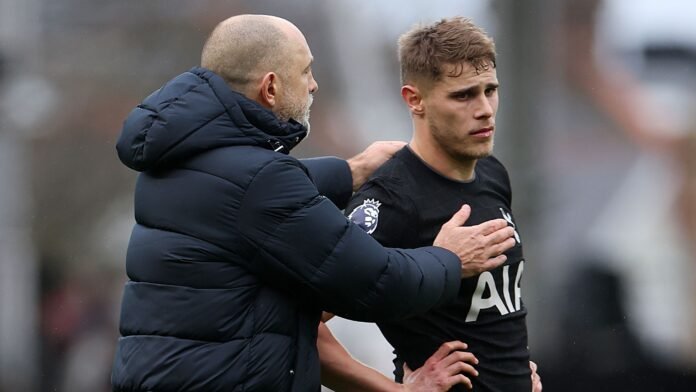 آيان رايت: لا أكن أكره توتنهام وأتمنى بقاءهم بالدوري الممتاز