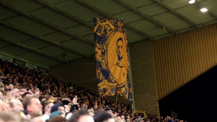 وولفز يكرم جوتا بلوحات فنية فريدة قبل مواجهة ليفربول