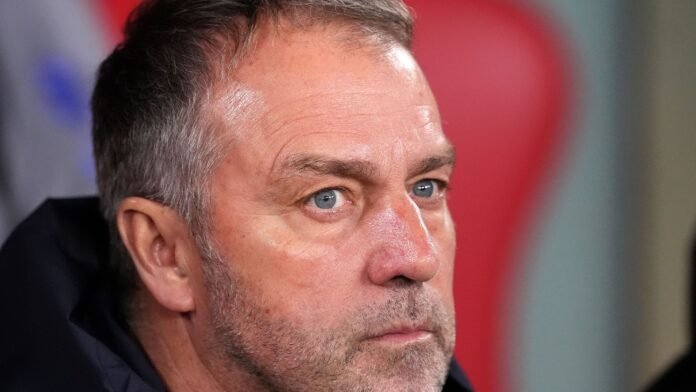 ليفاندوفسكي وبيدري خارج قائمة برشلونة: فليك يوضح سبب إشراك يامال وراشفورد