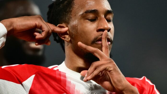 مايكل أوليز: نجم بايرن ميونيخ يقترب من الكرة الذهبية مقارنة بدي بروين