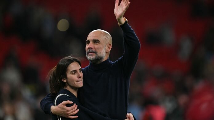 جوارديولا وابنته ماريا: لحظات مؤثرة بعد فوز السيتي بكأس كاراباو