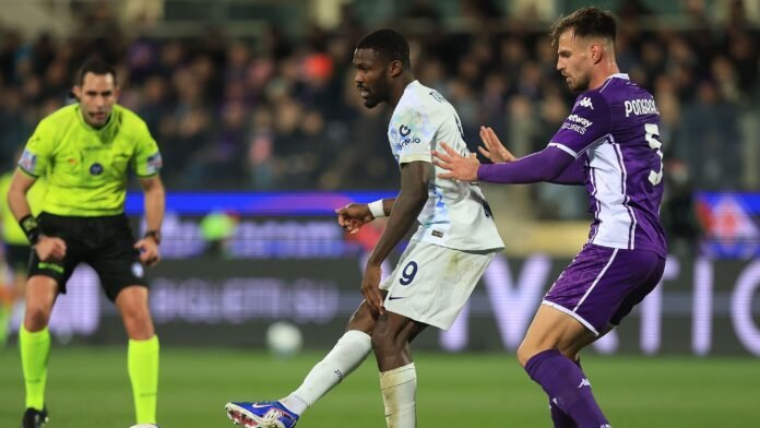 ركلة جزاء فيورنتينا وإنتر: سيزاري يرى لمسة يد، واللجنة التحكيمية لها رأي آخر