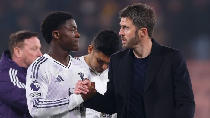 مانشستر يونايتد: مايكل كاريك يستحق منصباً دائماً بعد قيادته للفريق